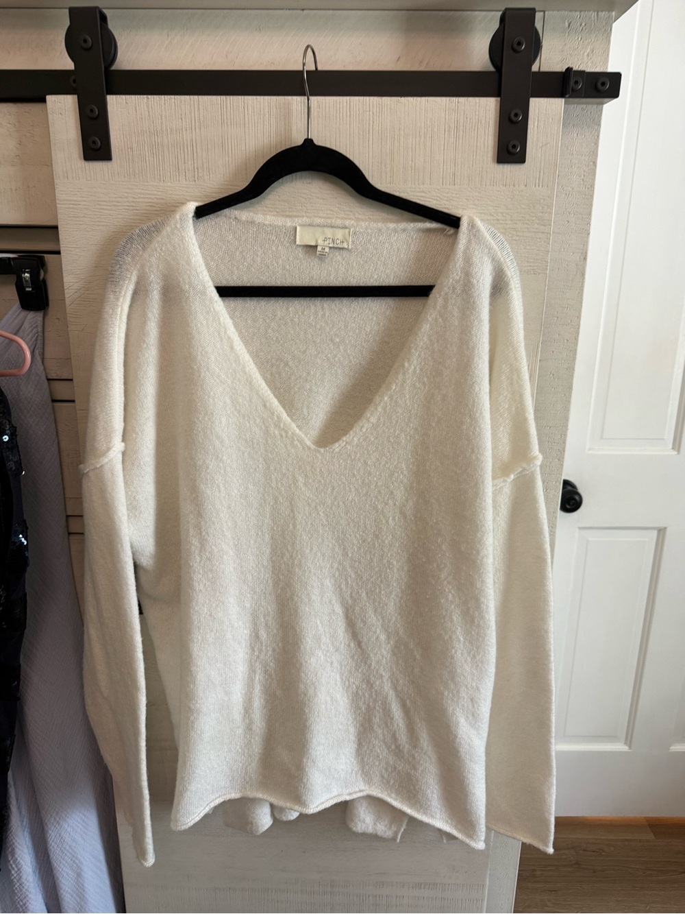 Pinch Women's V-Neck Sweater in White